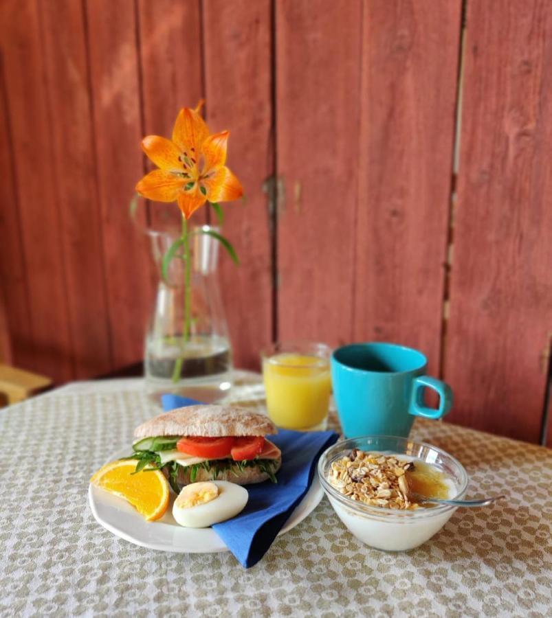 Bed & Breakfast Restaurang Sybarit Houtskar 外观 照片